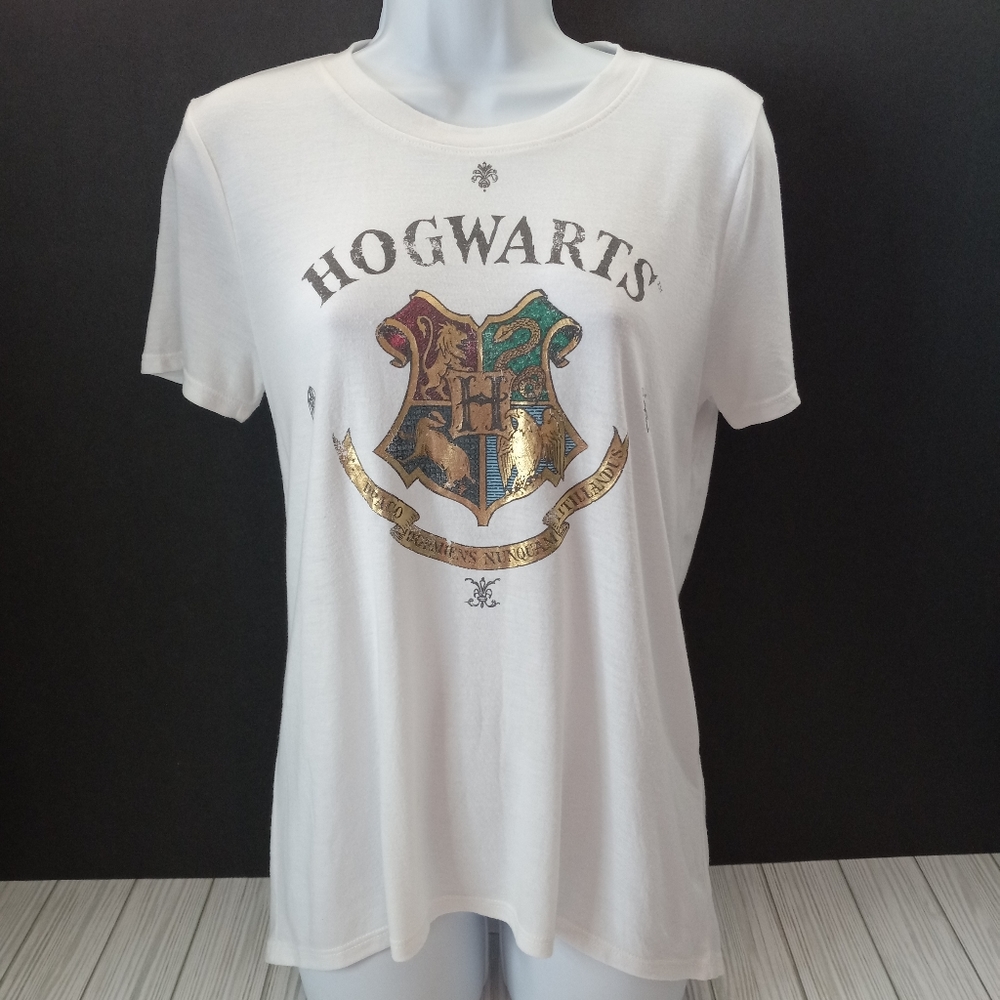 Harry Potter Hogwarts Distressed Crest Logo Tee